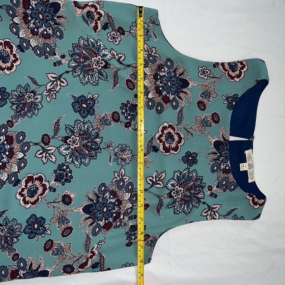 Beautiful Pink Rose, Size L dress! In excellent condition! - Picture 11 of 11